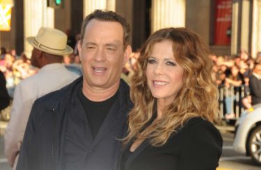Tom Hanks se vypořádal s diabetem, jeho žena překonala karcinom prsu. Slavní manželé podpořili boj s rakovinou