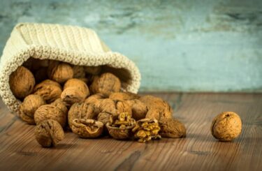 Vlašské ořechy prospějí našemu srdci i náladě. Diabetici by si je měli dopřávat denně