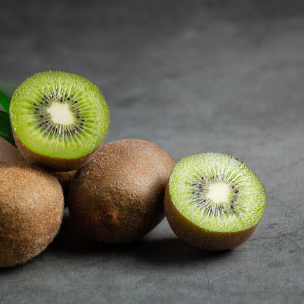 Osvěžující kiwi řezy: Super zdroj vitamínu C, který dostane pod kontrolu i vaši glykémii