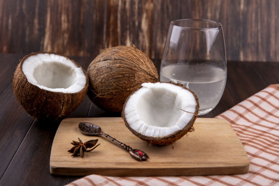 kokos, kokosová voda